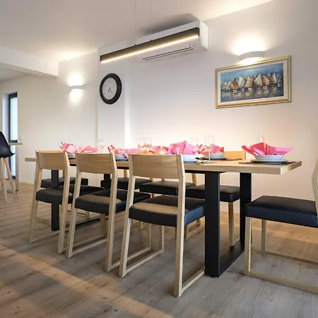 Sunlit Shores With Pool, Gym And Sauna - Three Bedroom With Pool Villa