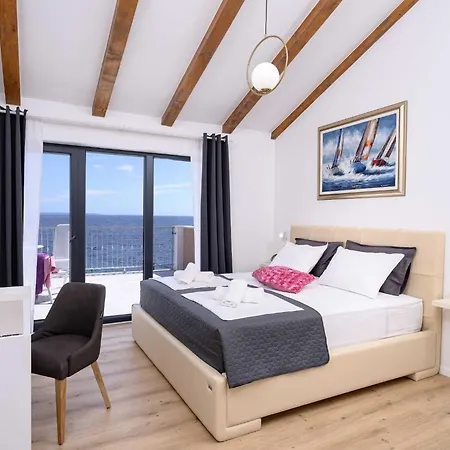 Villa Sunlit Shores With Pool, Gym And Sauna - Three Bedroom With Pool