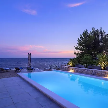 Sunlit Shores With Pool, Gym And Sauna - Three Bedroom With Pool Villa *