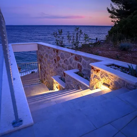 Sunlit Shores With Pool, Gym And Sauna - Three Bedroom With Pool Villa Jelsa (Hvar)