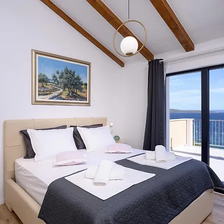 Villa Sunlit Shores With Pool, Gym And Sauna - Three Bedroom With Pool