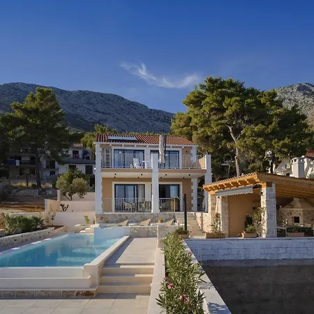 Villa Sunlit Shores With Pool, Gym And Sauna - Three Bedroom With Pool *