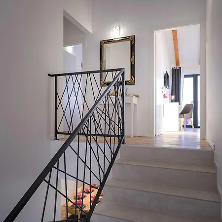 Villa Sunlit Shores With Pool, Gym And Sauna - Three Bedroom With Pool