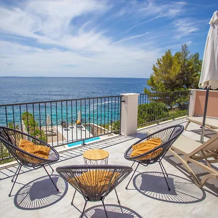 Sunlit Shores With Pool, Gym And Sauna - Three Bedroom With Pool * Jelsa (Hvar)