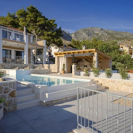 Villa Sunlit Shores With Pool, Gym And Sauna - Three Bedroom With Pool *