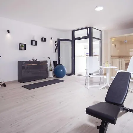 Villa Sunlit Shores With Pool, Gym And Sauna - Three Bedroom With Pool *